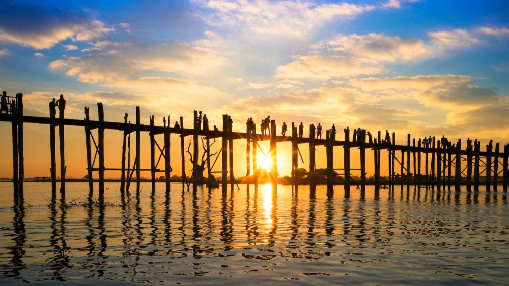 U Bein Bridge in Mandalay, Myanmar (1)