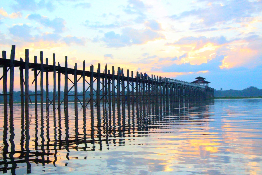 U Bein Bridge in Mandalay, Myanmar (6)