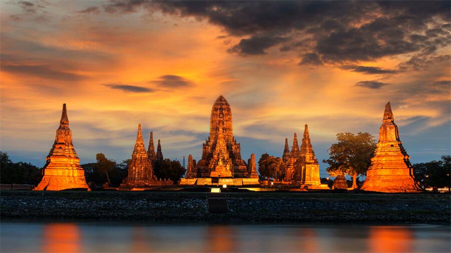 Wat Chaiwatthanaram in Ayutthaya, Thailand (5)
