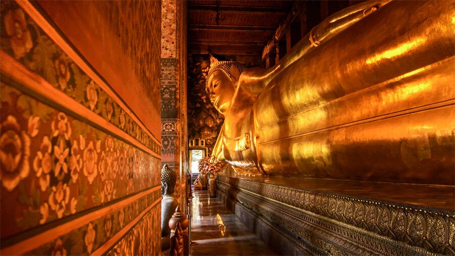 Wat Pho in Bangkok, Thailand (2)
