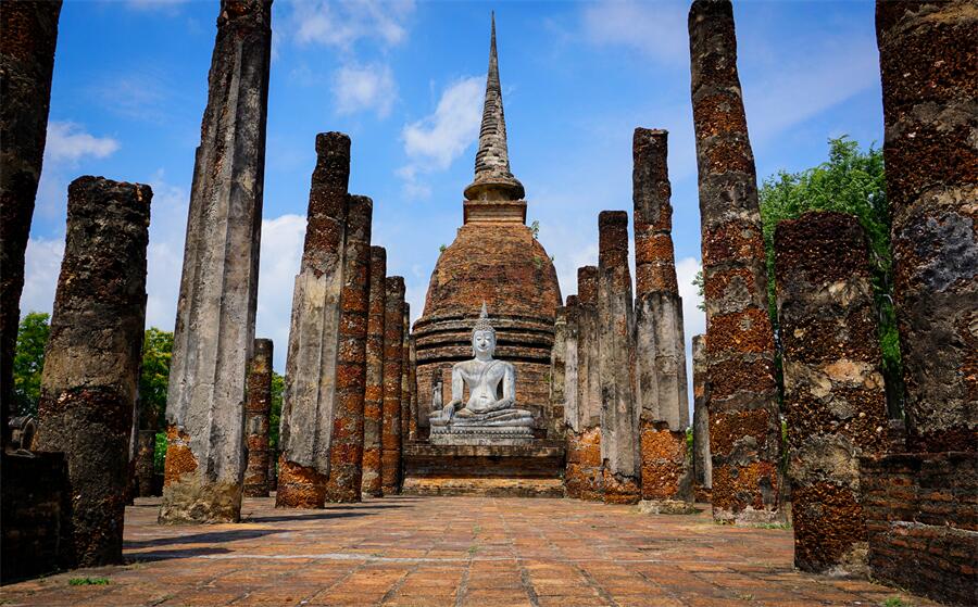 Wat Sa Si in Sukhothai, Thailand (2)