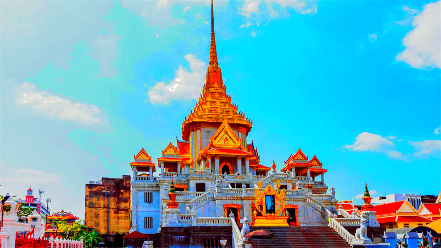 Wat Traimit in Bangkok, Thailand (1)