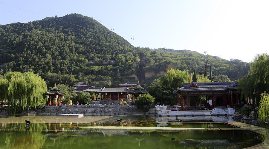Huaqing-Palace-and-Huaqing-Hot-Spring-in-Xian-08