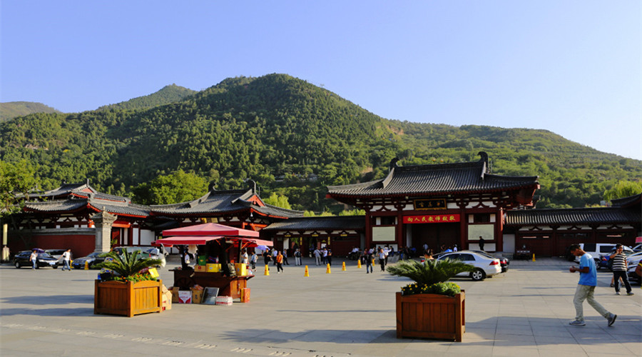 Huaqing-Palace-and-Huaqing-Hot-Spring-in-Xian-10