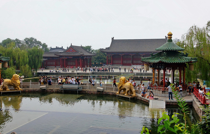 Huaqing-Palace-and-Huaqing-Hot-Spring-in-Xian-15