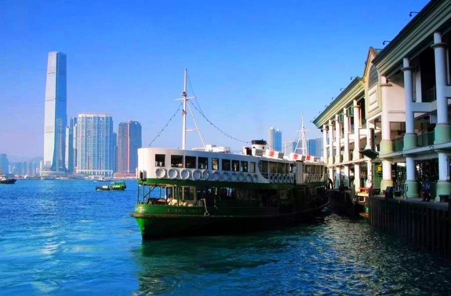 Star Ferry Cruise in Hong Kong (2)