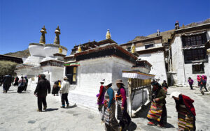 Tashilhunpo-Monastery-in-Shigatse-15